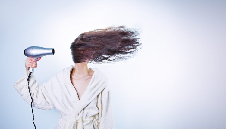 O que acontece se você nunca cortar o cabelo? A resposta vai te surpreender e mudar sua rotina