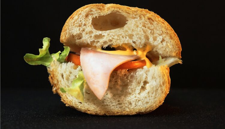 Marcas de mortadela: 10 opções para seu sanduíche perfeito