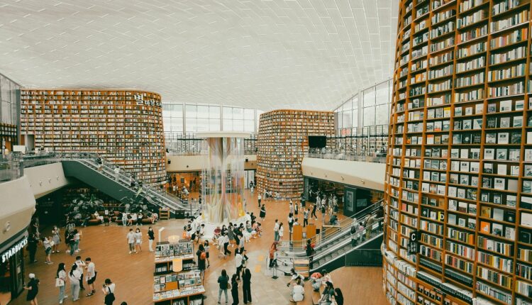 Livrarias abertas perto de mim: 10 opções para encontrar livros hoje