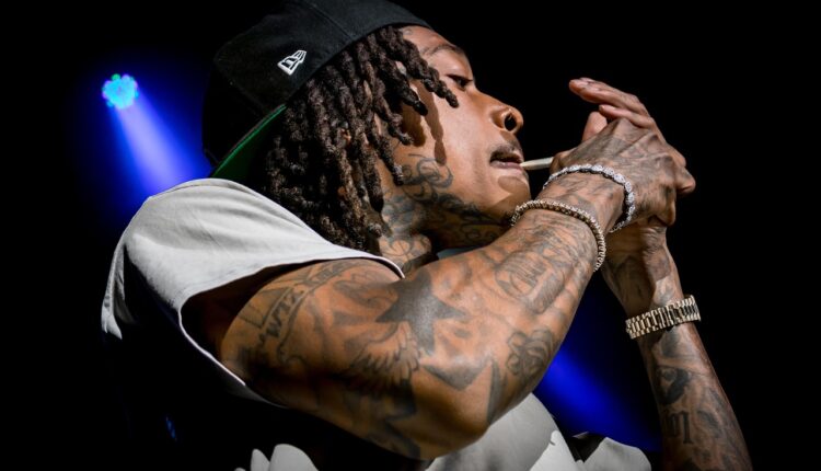 Tatuagem no quadril feminina: 15 ideias estilosas para se inspirar